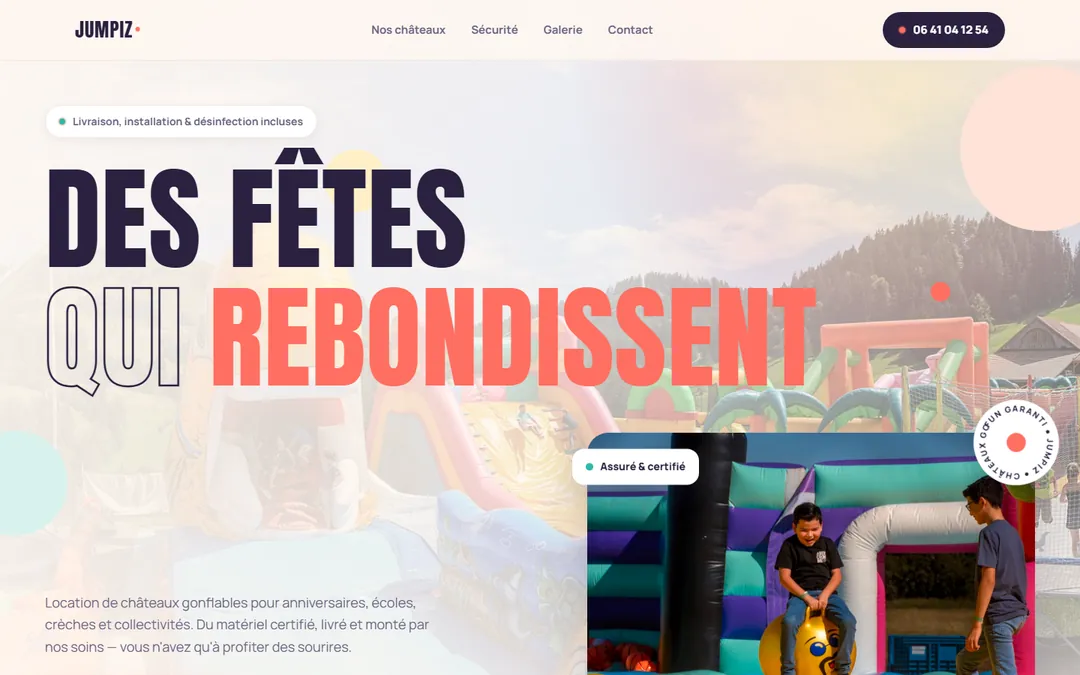 Page d'accueil du site Jumpiz : des châteaux gonflables colorés en extérieur, avec le titre « Des fêtes qui rebondissent ».